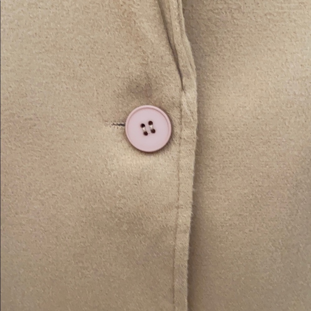 Coat - Picture 4 of 9